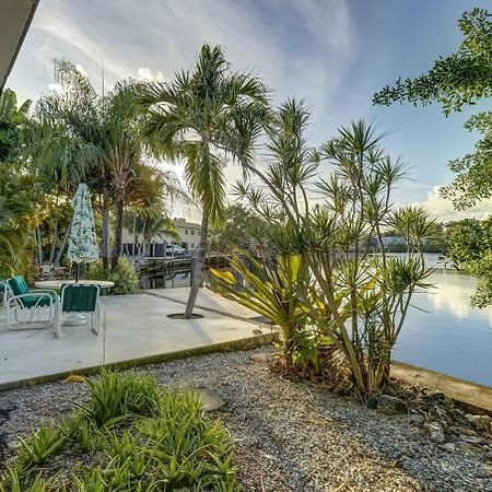 Waterfront Apartment Private Patio Pool Fort Lauderdale Bagian luar foto