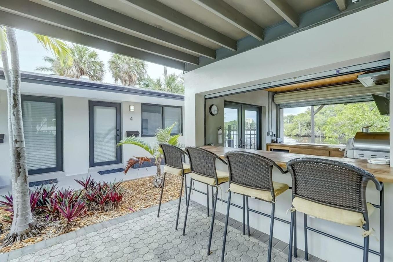 Waterfront Apartment Private Patio Pool Fort Lauderdale Bagian luar foto