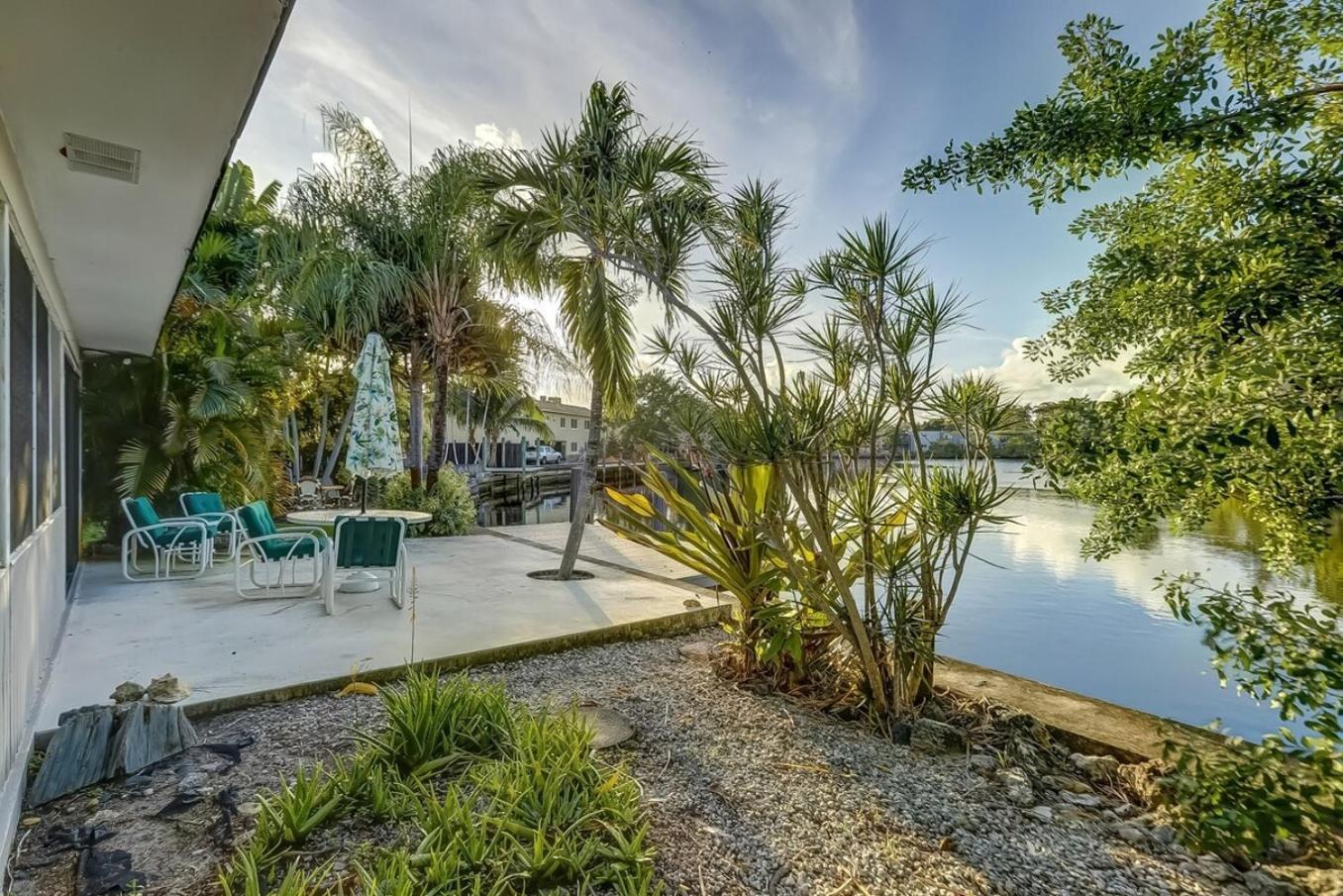 Waterfront Apartment Private Patio Pool Fort Lauderdale Bagian luar foto