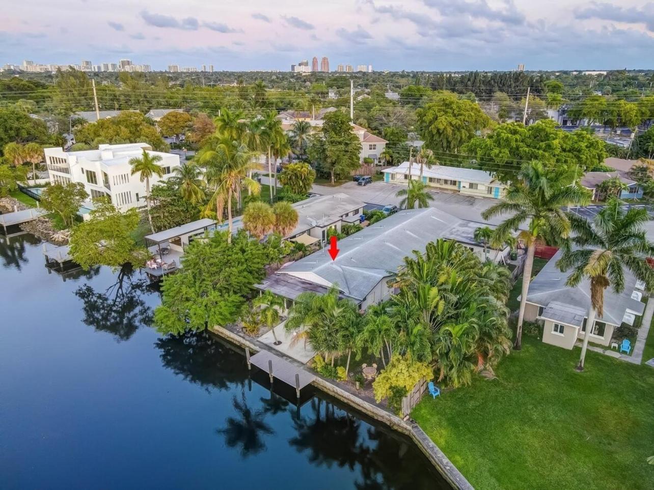 Waterfront Apartment Private Patio Pool Fort Lauderdale Bagian luar foto