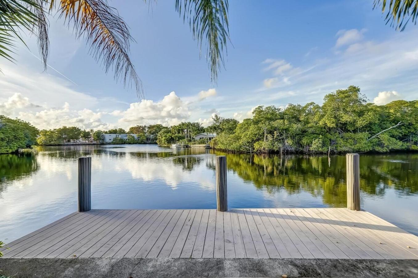 Waterfront Apartment Private Patio Pool Fort Lauderdale Bagian luar foto