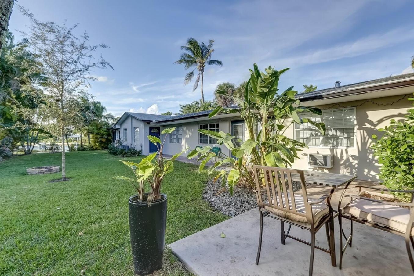 Waterfront Apartment Private Patio Pool Fort Lauderdale Bagian luar foto