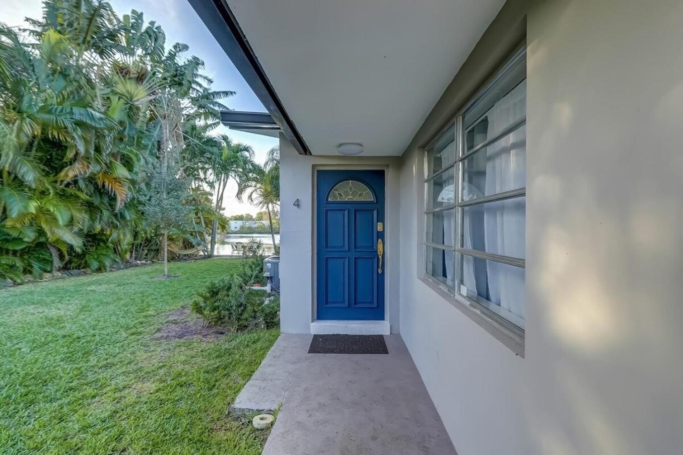 Waterfront Apartment Private Patio Pool Fort Lauderdale Bagian luar foto