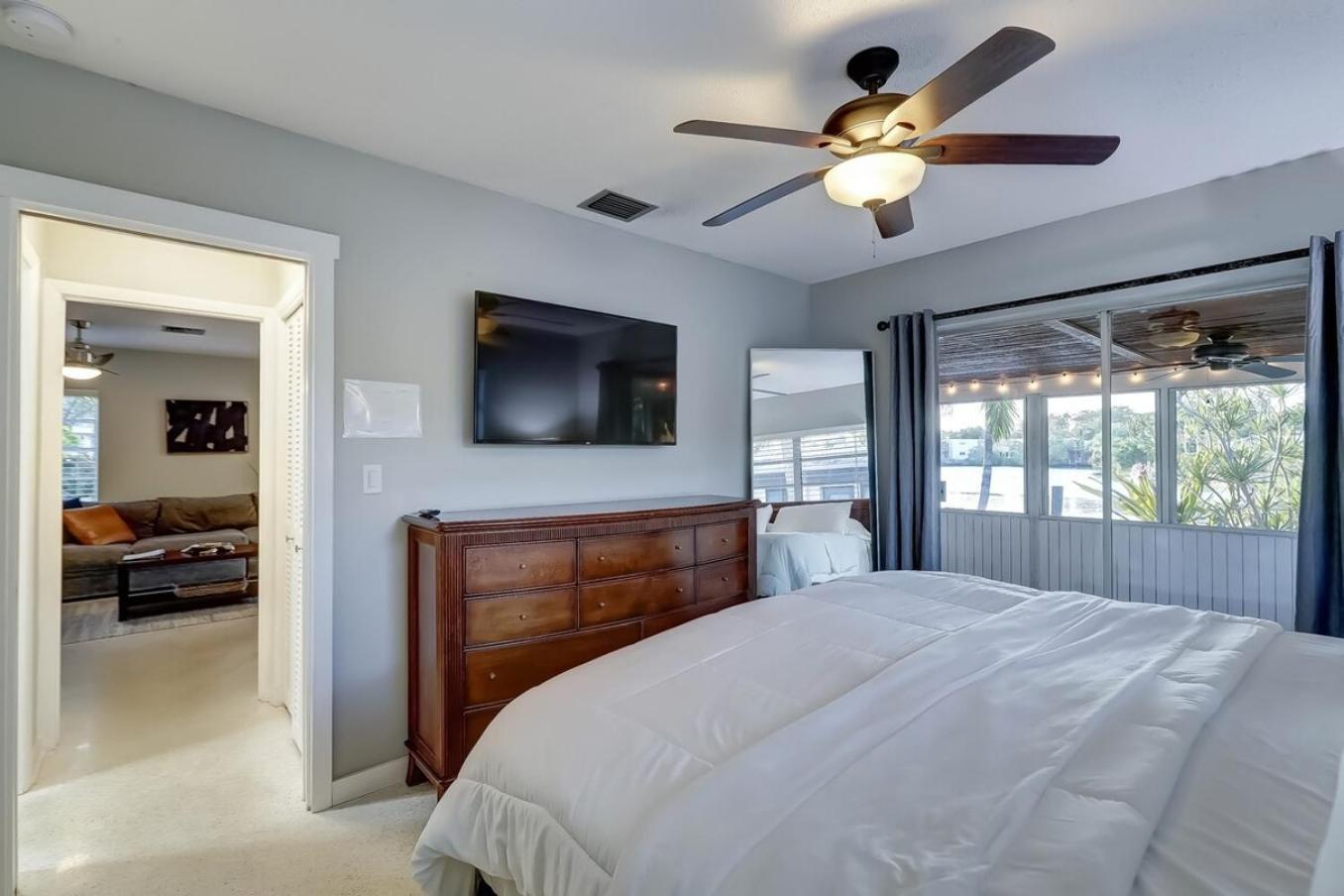 Waterfront Apartment Private Patio Pool Fort Lauderdale Bagian luar foto