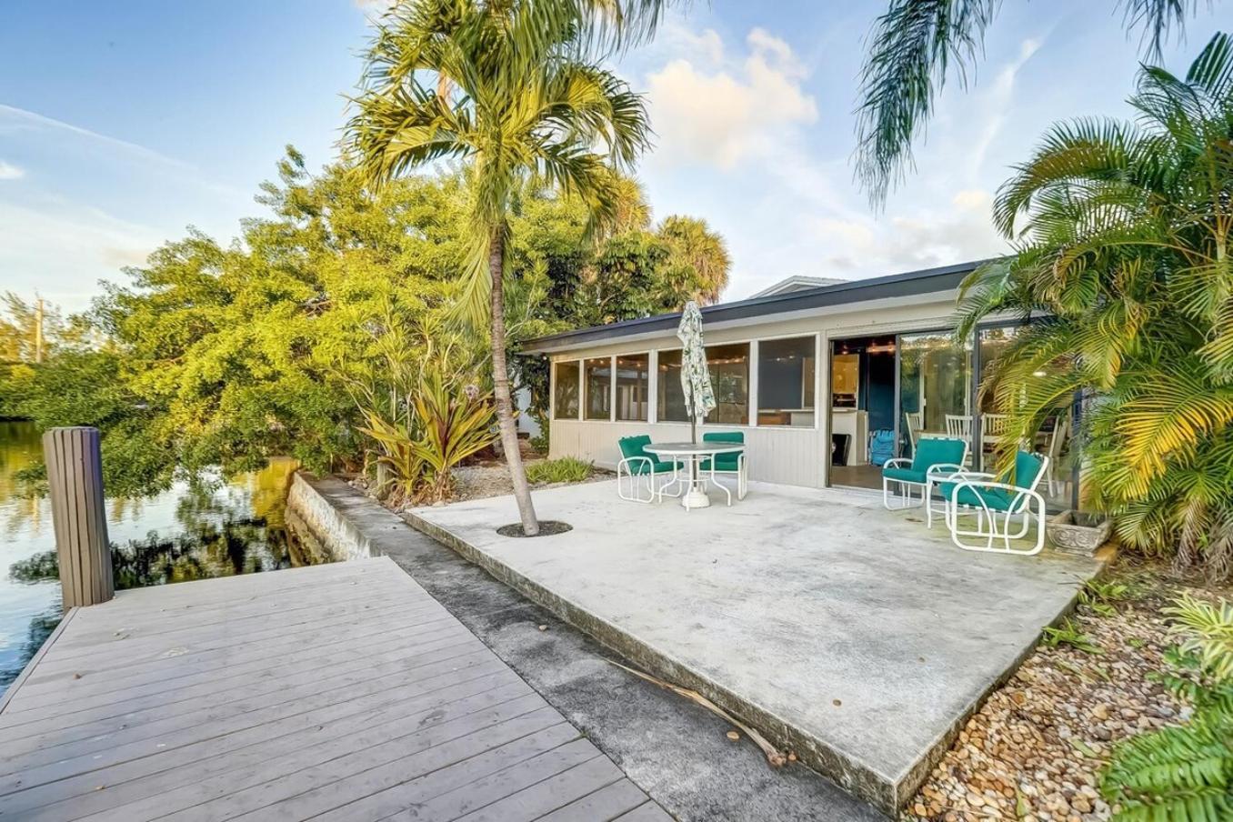 Waterfront Apartment Private Patio Pool Fort Lauderdale Bagian luar foto