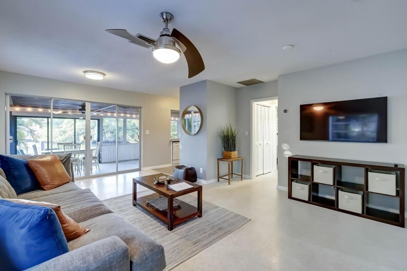Waterfront Apartment Private Patio Pool Fort Lauderdale Bagian luar foto